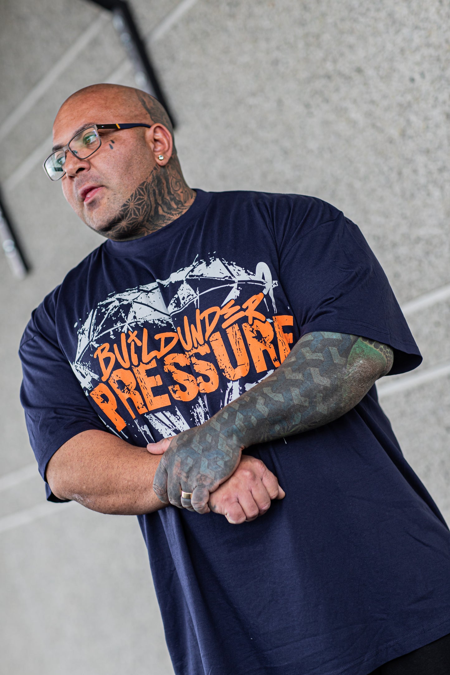 BUILD UNDER PRESSURE (oversize ltd edition)