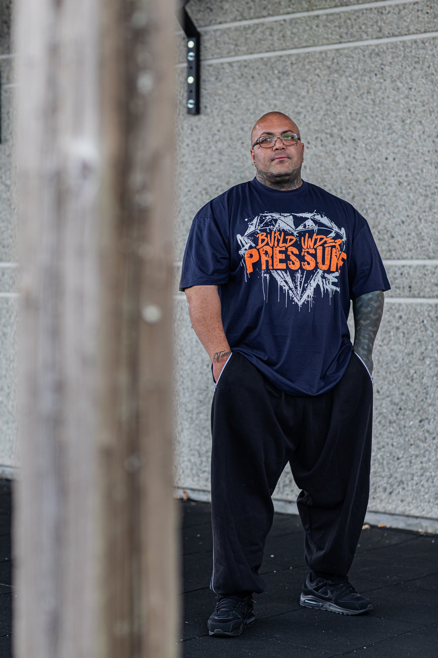 BUILD UNDER PRESSURE (oversize ltd edition)